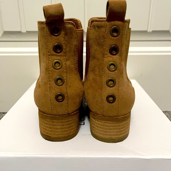 Let See Style Bootie, Camel man made upper and sole. SZ 8. - Picture 5 of 6